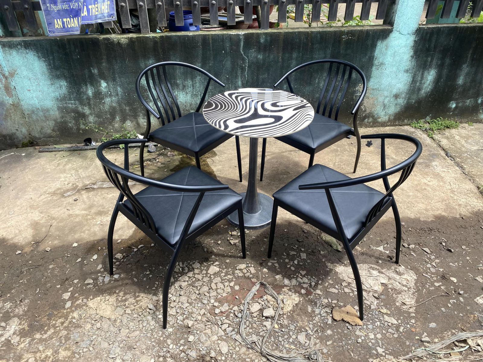 Bàn sắt decor