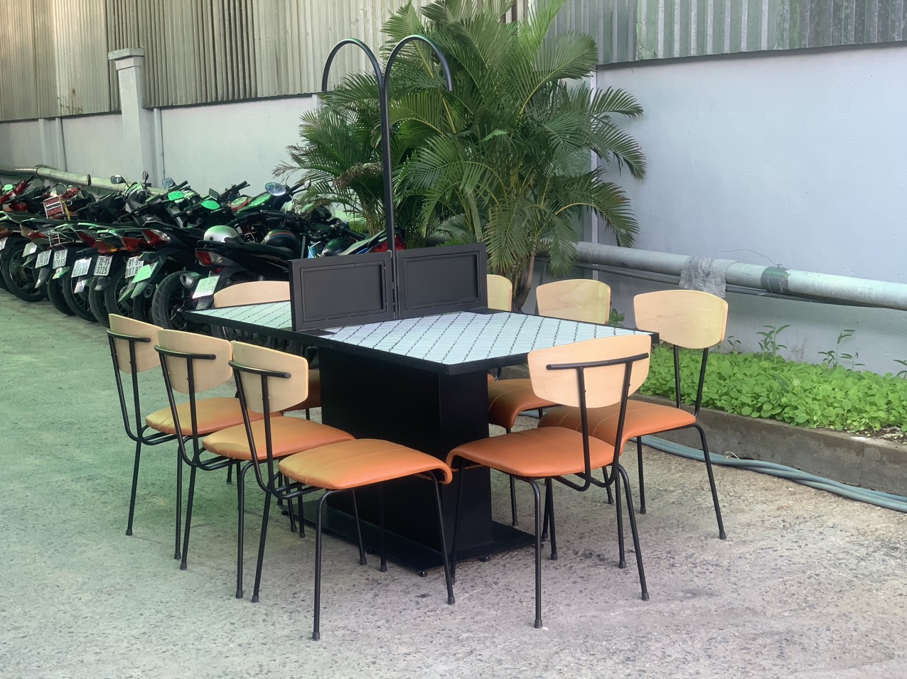mua bàn ghế sắt văn phòng